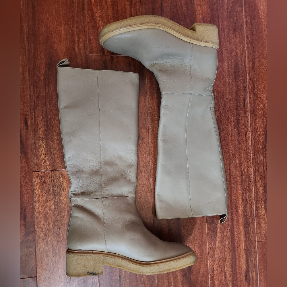 LOQ Leon Tall Boots Grey Tan Flat Pull On LoQ